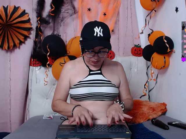 estefania344 live cam on BongaCams