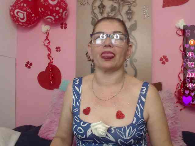 estefania344 webcam