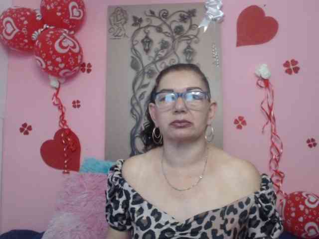 estefania344 webcam