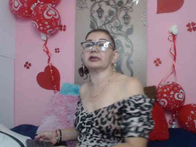 estefania344 webcam