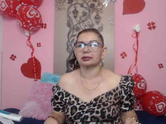 estefania344 webcam