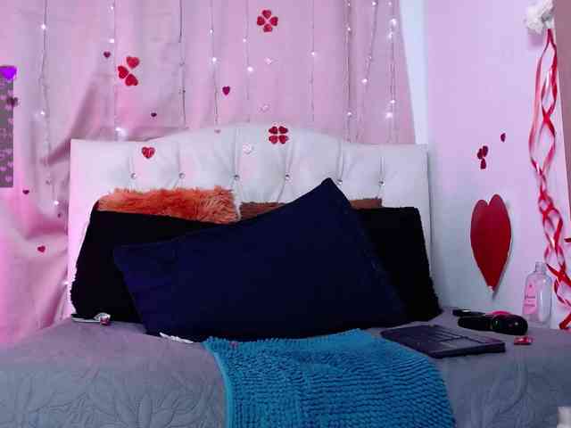 estefania344 webcam