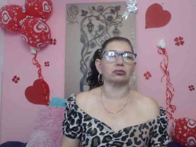 estefania344 webcam