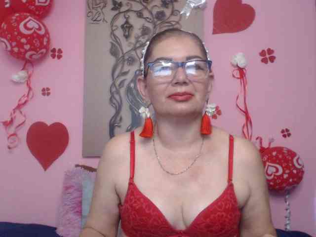 estefania344 webcam
