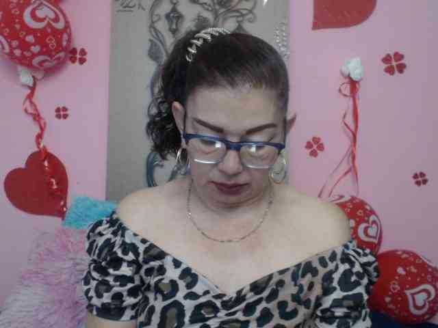estefania344 webcam