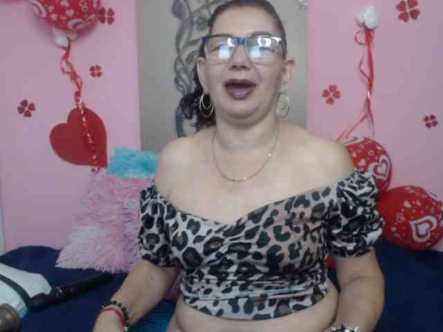 estefania344 webcam