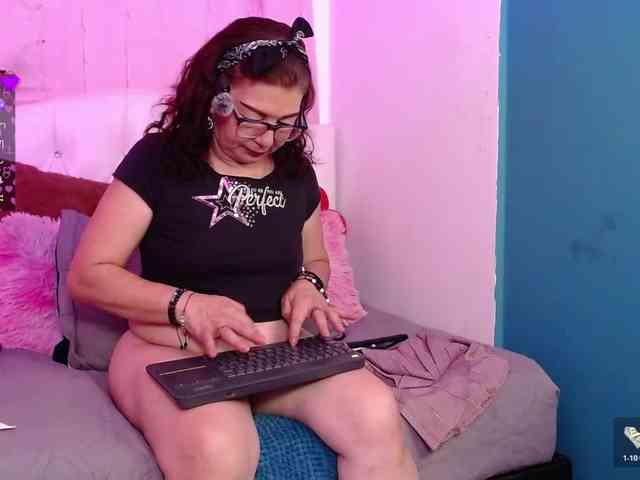 estefania344 webcam