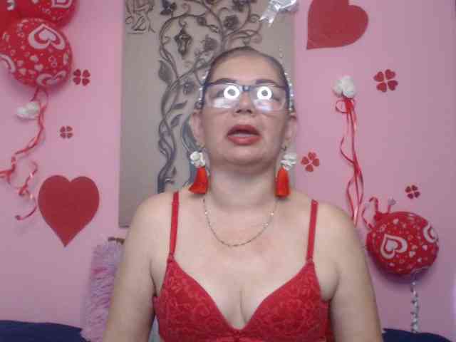 estefania344 webcam