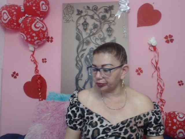 estefania344 webcam