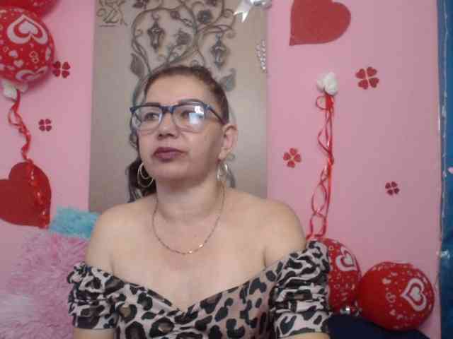 estefania344 webcam