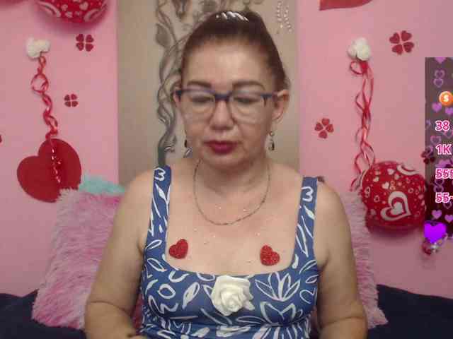 estefania344 webcam