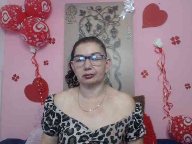 estefania344 webcam
