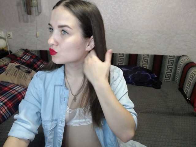 LovelyLika live cam preview