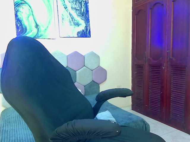 keyshell live cam on BongaCams