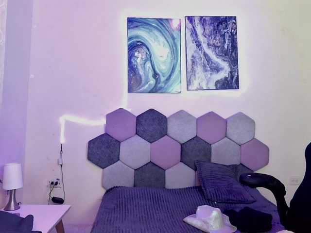 keyshell live cam on BongaCams