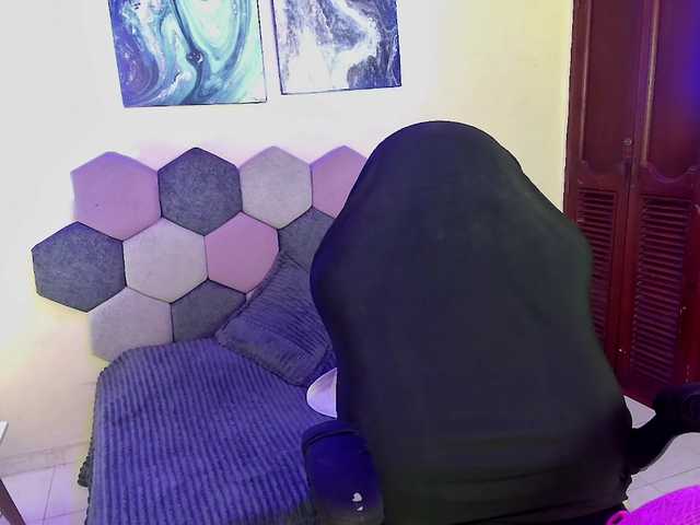 keyshell live cam on BongaCams