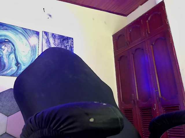 keyshell live cam on BongaCams