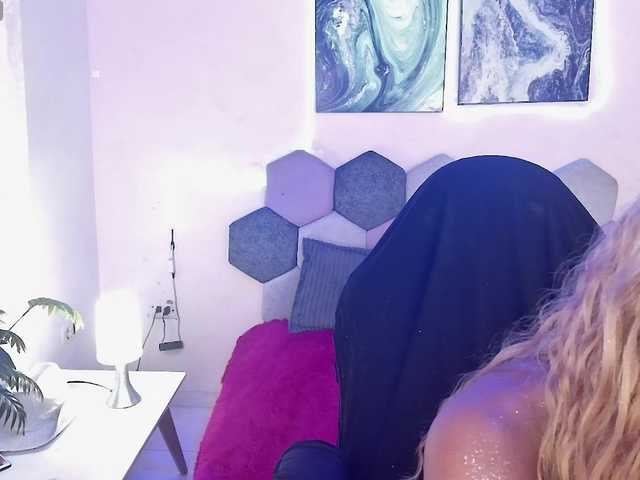 keyshell live cam on BongaCams
