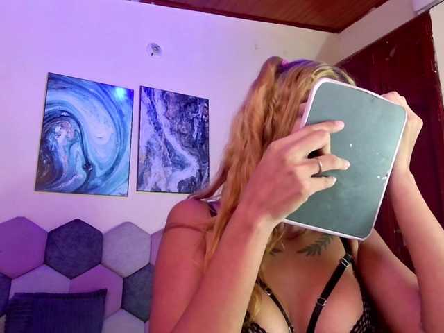 keyshell live cam on BongaCams