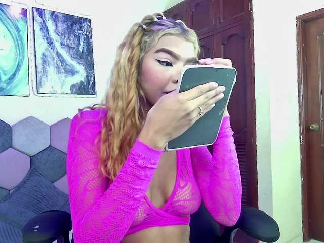 keyshell live cam on BongaCams