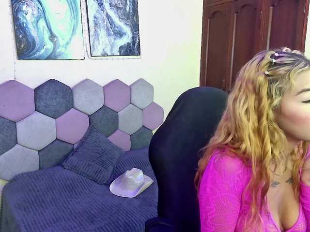 keyshell live cam on BongaCams
