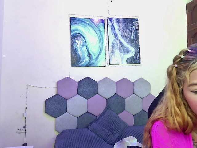 keyshell live cam on BongaCams
