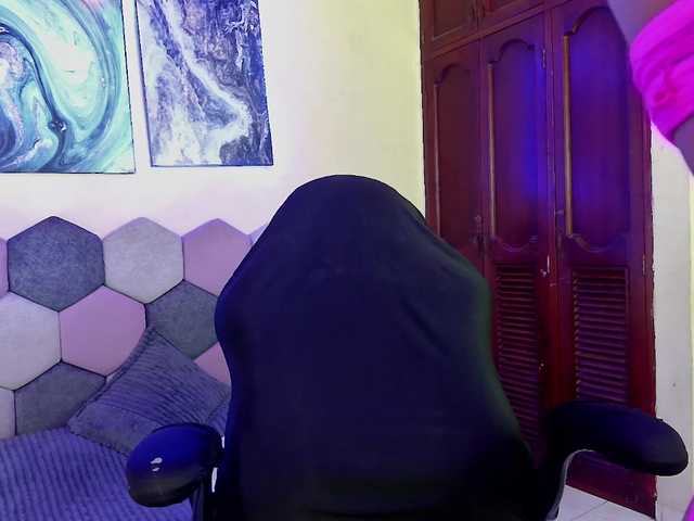 keyshell live cam on BongaCams