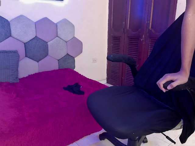 keyshell live cam on BongaCams