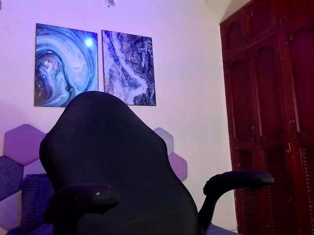 keyshell live cam on BongaCams