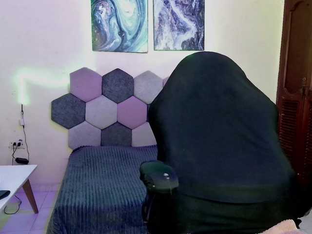 keyshell live cam on BongaCams