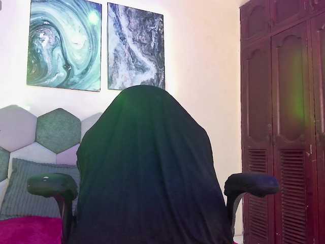 keyshell live cam on BongaCams