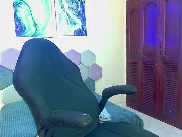 keyshell live cam on BongaCams
