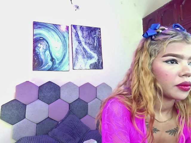 keyshell live cam on BongaCams