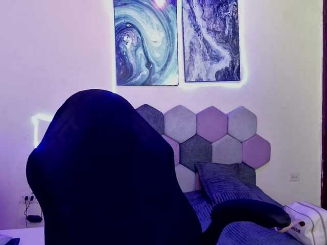 keyshell live cam on BongaCams