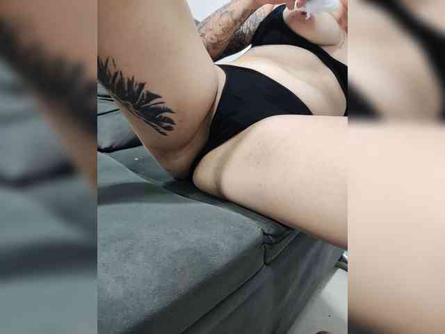 Modelo: HotLatinCouple