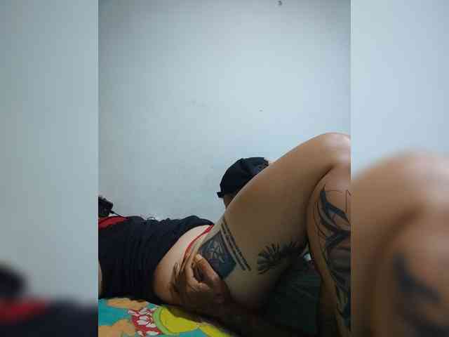 HotLatinCouple webcam