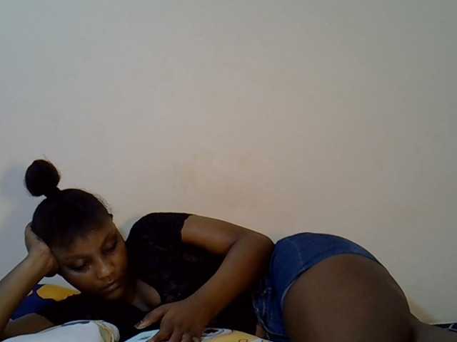 Honeytemptation live cam on BongaCams
