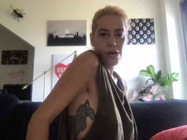 AccaHVelvet webcam