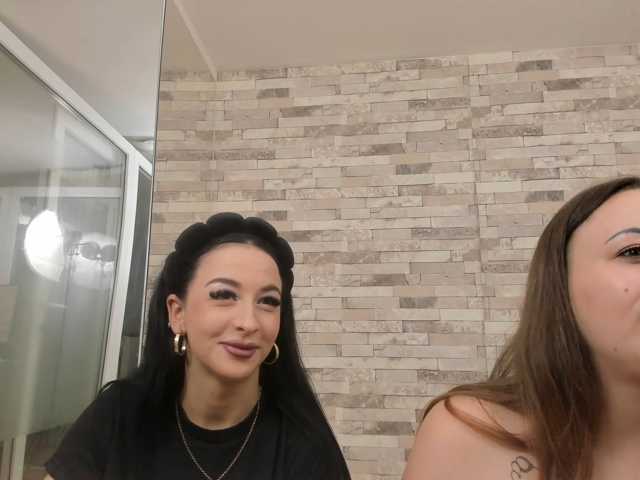 Eastern-latinas live cam on BongaCams