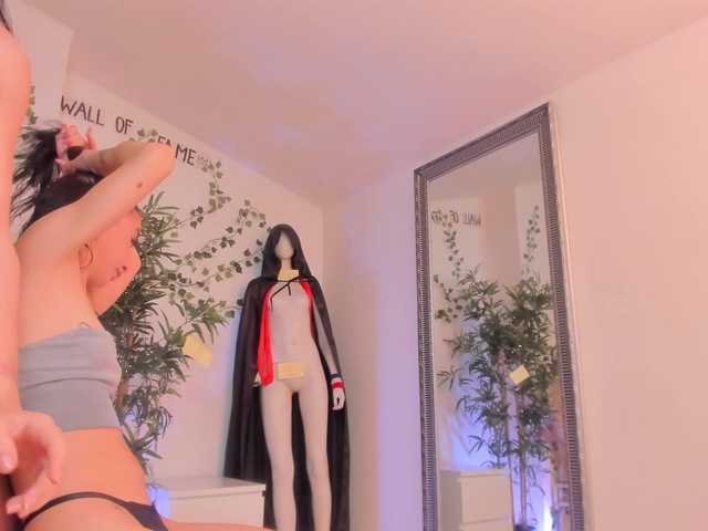 Eastern-latinas live cam on BongaCams