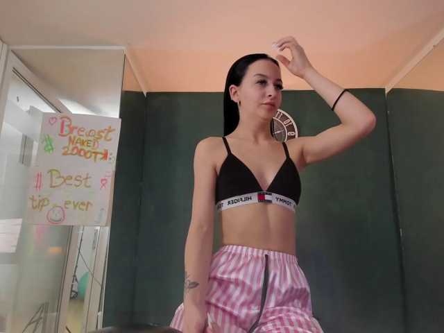 Eastern-latinas live cam on BongaCams