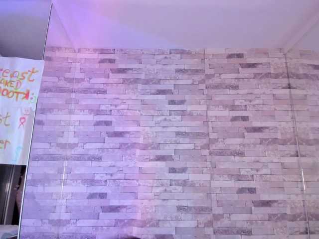 Eastern-latinas live cam on BongaCams