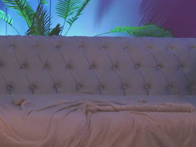 PearlKaye live cam preview