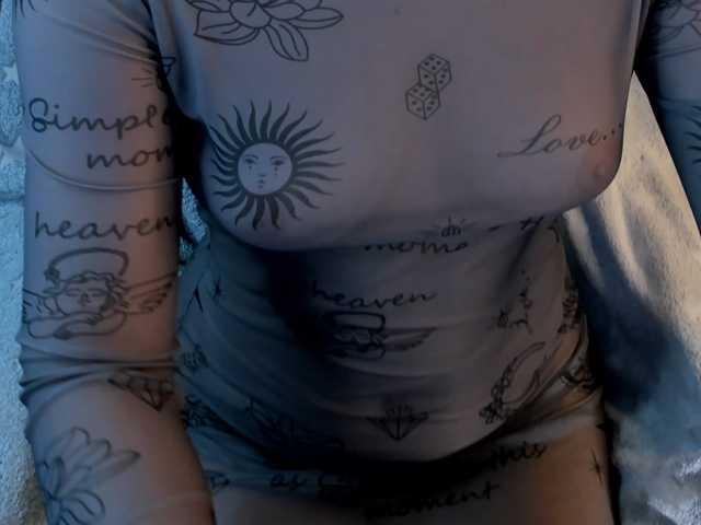 Pink-Freya live cam on BongaCams