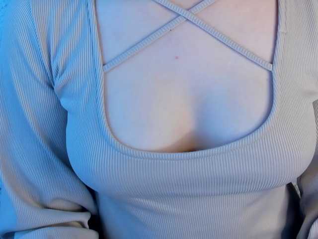 Pink-Freya live cam on BongaCams