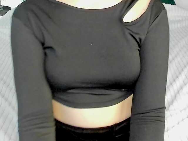 Pink-Freya live cam on BongaCams