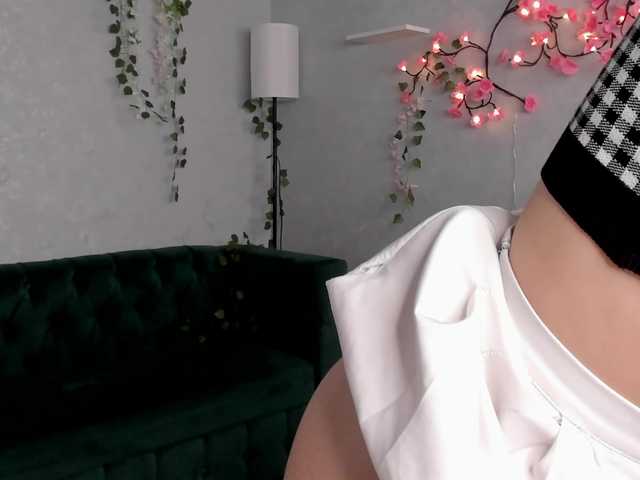 Pink-Freya live cam on BongaCams