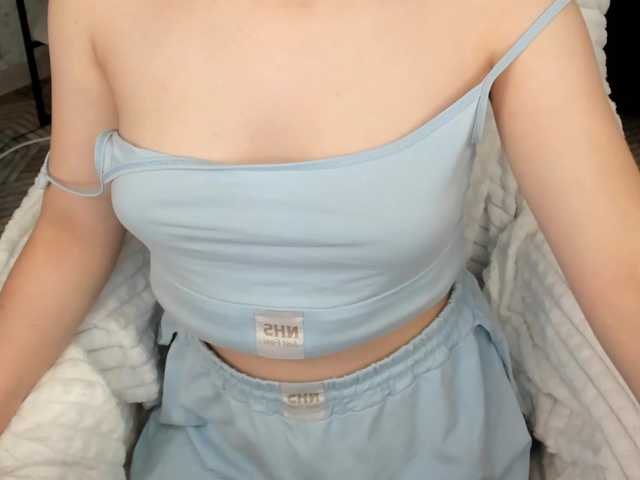 Pink-Freya — live female cam