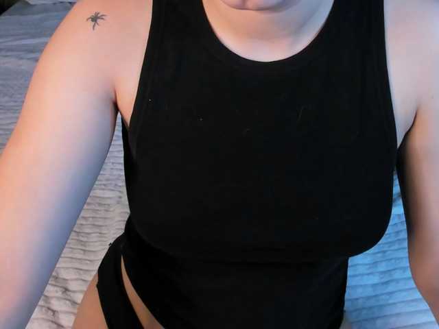 Pink-Freya live cam on BongaCams