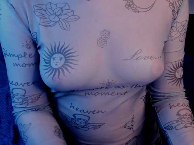 Pink-Freya live cam on BongaCams